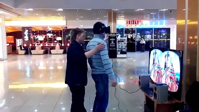 Шутник и Oculus Rift Oculus Rift Prank
