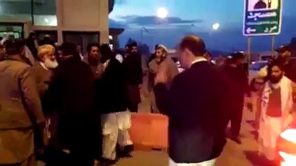 Maulana fazlur rehman Ki Bisti live scandal 2016.