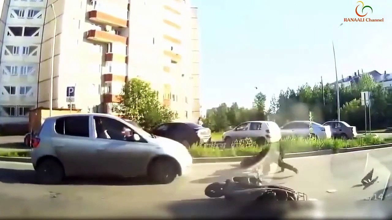 【海外衝撃事故映像】恐怖のオートバイ事故映像　バイククラッシュ動画まとめ | 3 + 18