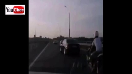 Shocking & Unbelievable Real Videos around the World 2015 - Segment1(00_03_07.921-00_03_14.661)