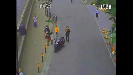 Real Ghost Girl Caught on Street Camera in Hong Kong!