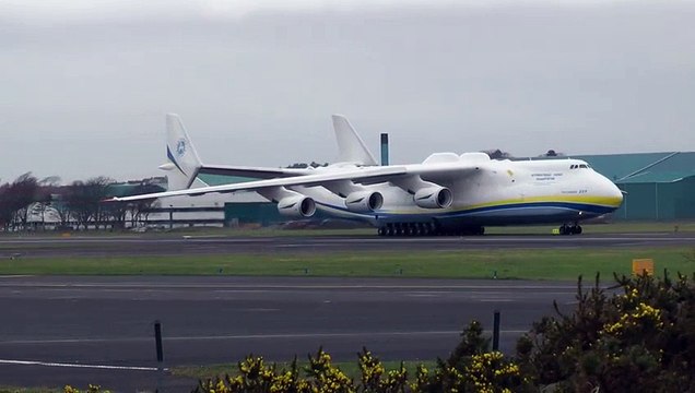 Antonov an-225 Mriya - Amazing Cross Wind landing Big Planes