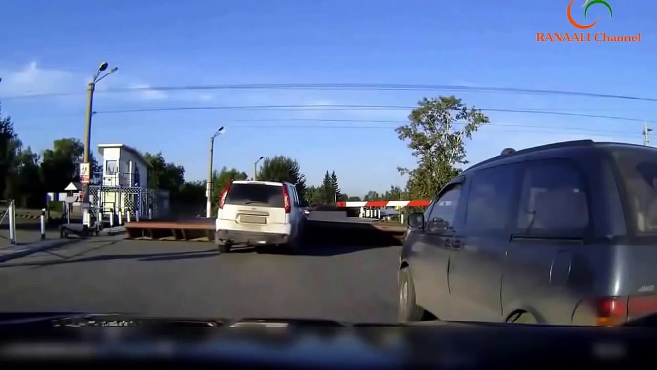 【ドライブレコーダー】 最も危険な車の事故 | The most dangerous car Crashes | Part 3