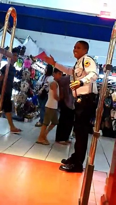 NATIONAL BOOKSTORE GUARD trending!! - YouTube