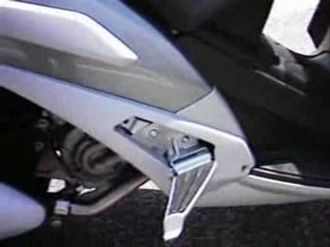 TOSI MOTO PRESENTE LE SCOOTER LE 250 GEOPOLIS BY PEUGEOT