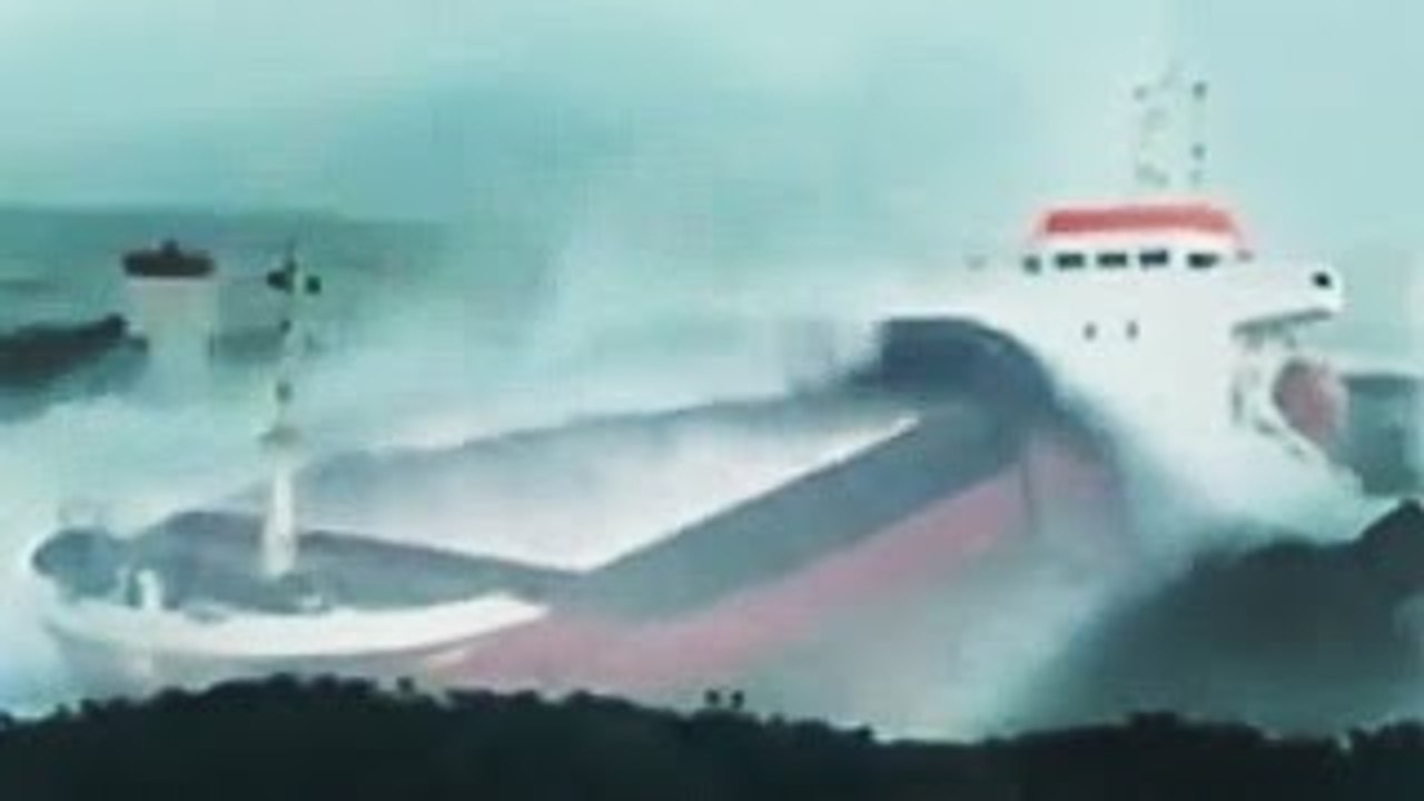 Container Ship SNAPS in Half
