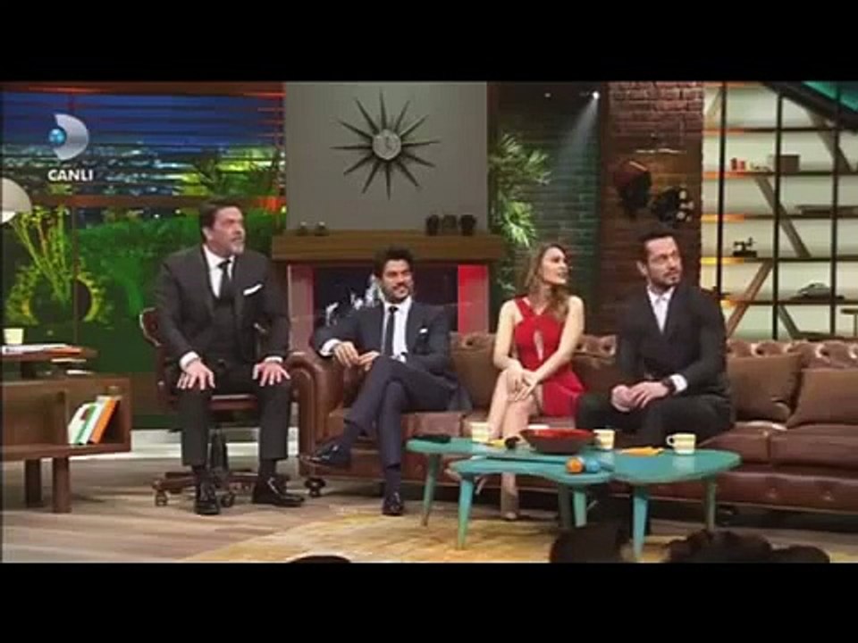 Beyaz Show Ayşe Öğretmen protestosu Beyazıt Öztürk Beyaz Show 15/16 Ocak Ayşe Çelik Eylem izle (Trend Videolar)