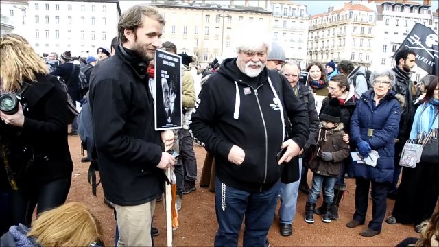 paul watson et Yana Rusinovich Watson à Lyon 16 01 2016 pour la sauvegarde des loups