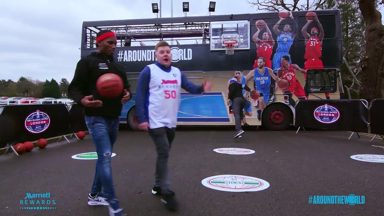 Grand joueur de football, Didier Drogba n’est pas mal non plus au basket