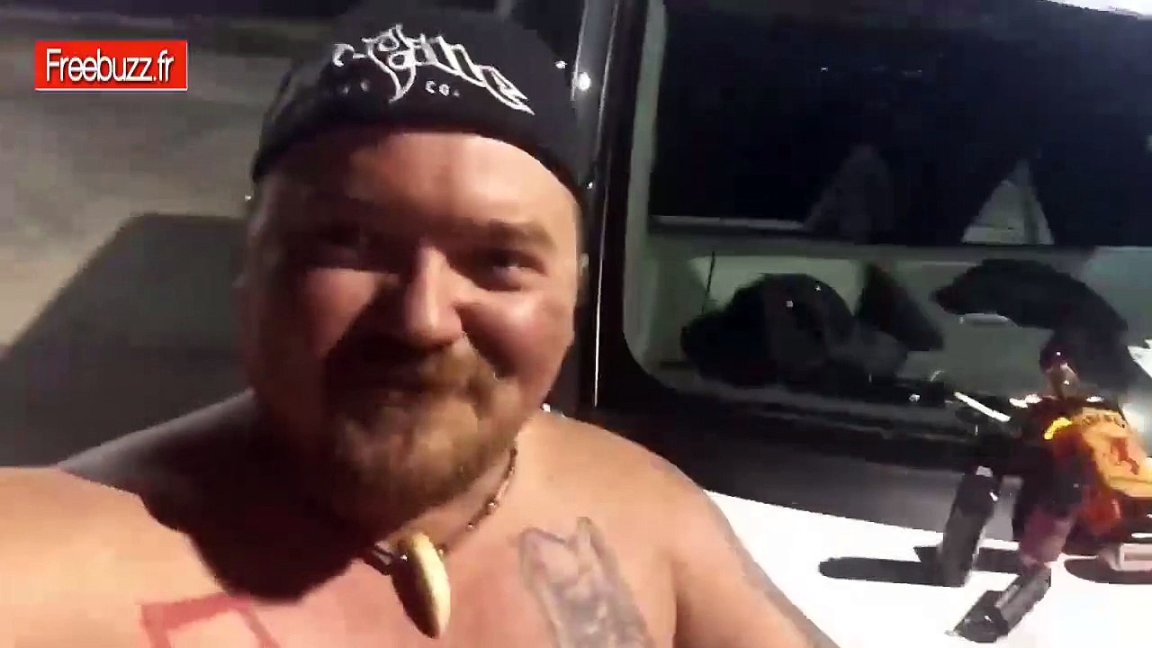 Il boit une bouteille de whisky cul-sec et se fait taser...