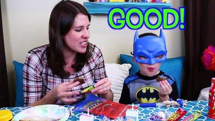 HALLOWEEN CANDY HAUL taste test tuesday - Spooky Jelly belly pet tarantula & cockroach, to