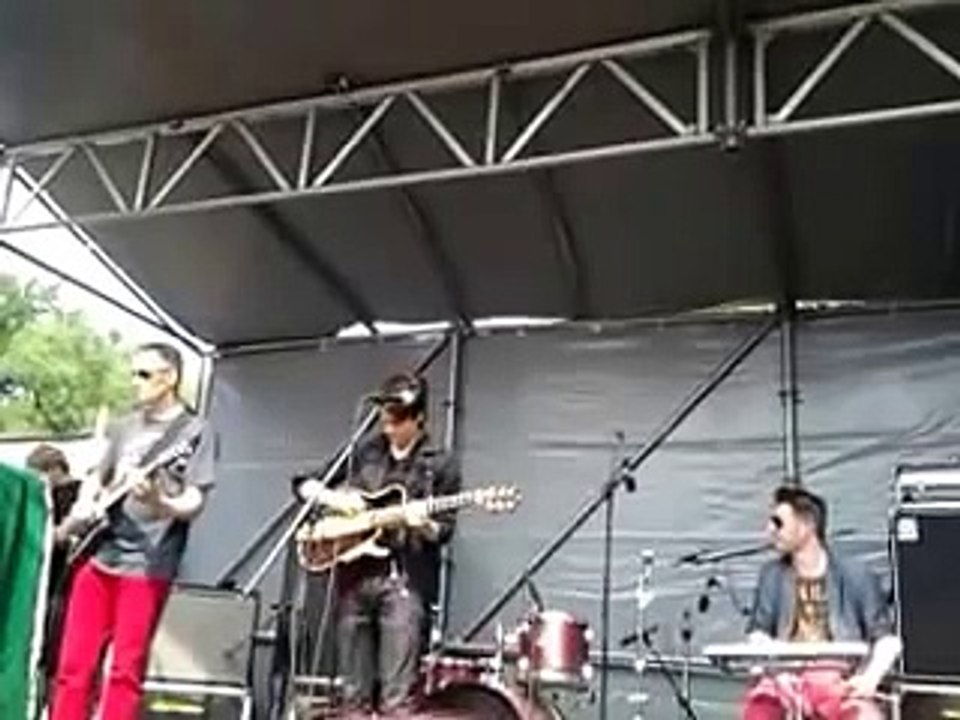 vMetro - «La Valse d'Amélie» (Открытый музыкальный Фестиваль красок Холи, 07.07.2013) (Евгения Юркевич)