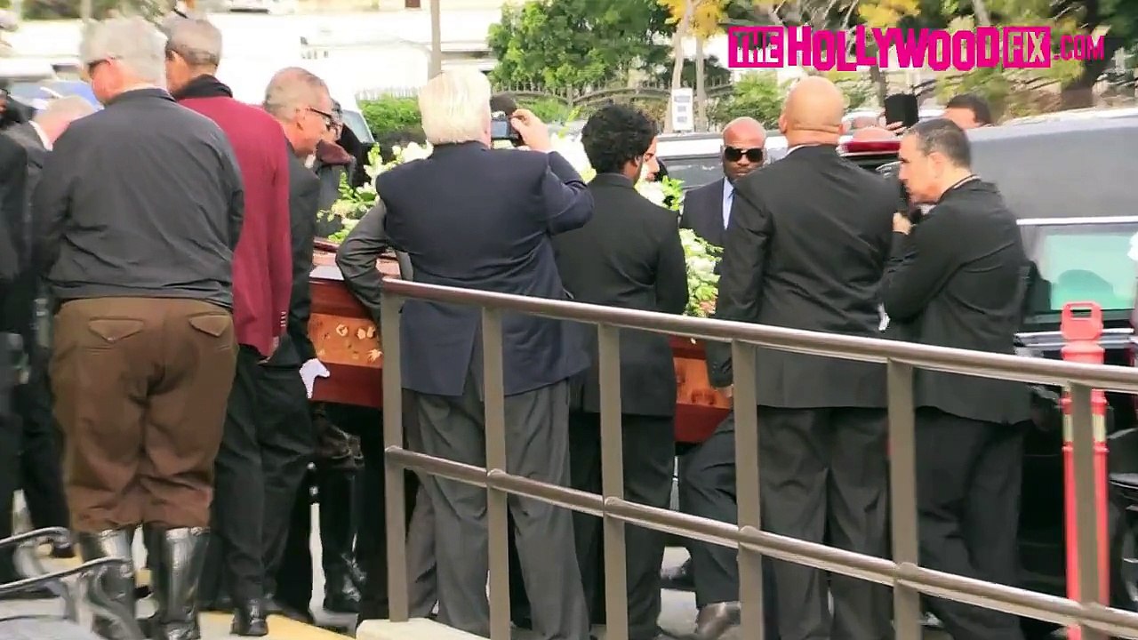 Natalie Cole Laid To Rest At Her Funeral In Los Angeles 1.11.16 - TheHollywoodFix.com