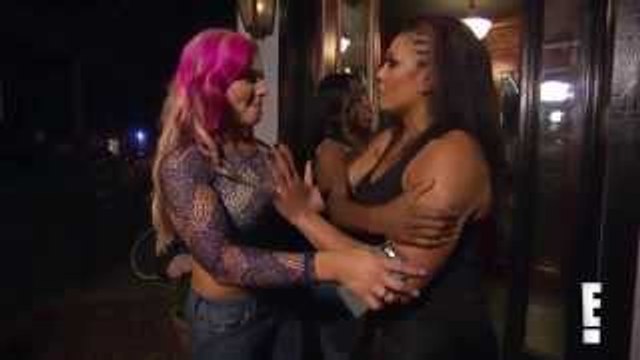 ➪ WWE Total Divas Episode 8 Clip Preview: Total Divas Duke It Out in Crazy Bar Fight!