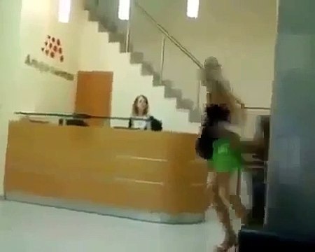 ПРИКОЛЫ ВЕСЕЛЫЕ СЫНОК Сорвал юбку Юмор! Прикол! Смех