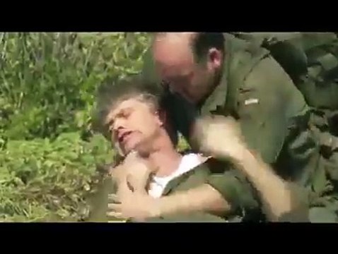 kia mizaq hy yaar kia koi es tarah b kerta hy esny to shoot he ker dia hy mizaq main