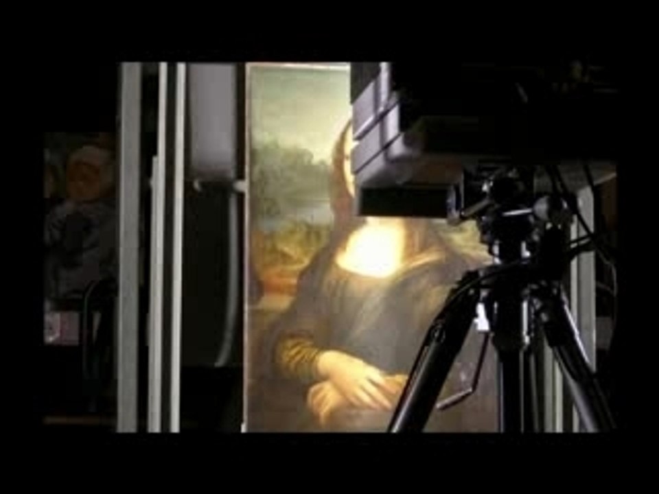 DIGITIZATION  OF MONA LISA 240MEG.PIXELS