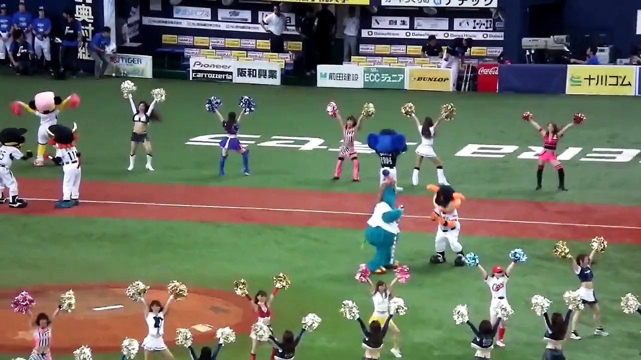 【ﾏﾂダｵｰﾙｽﾀｰ2012第1戦】マスコットはなぜバック転. 12/07/20(Fri)