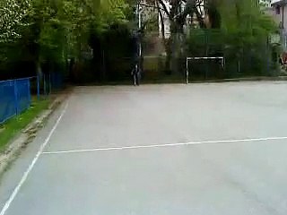 BIKE CRASH_MOST ANNOYING LAUGH EVER!!!! MUST SEE!!!