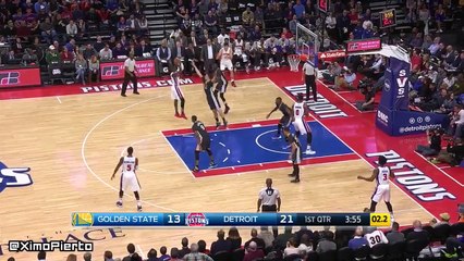 Stephen Curry Showcases His Range