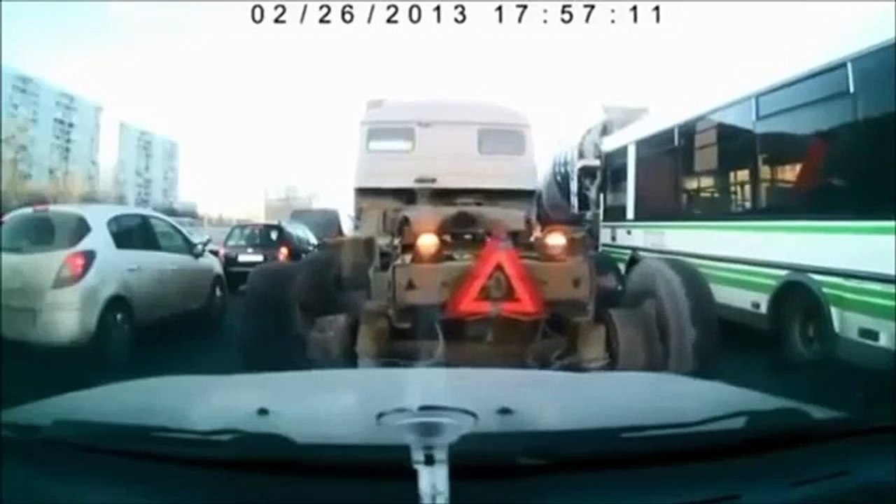 ドライブレコーダーが見た衝撃映像　Car Crash　Car Accident
