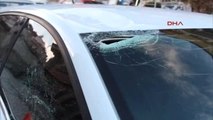 Burdur - Çatıdan Düşen Çanak Anten Otomobilin Ön Camına Saplandı