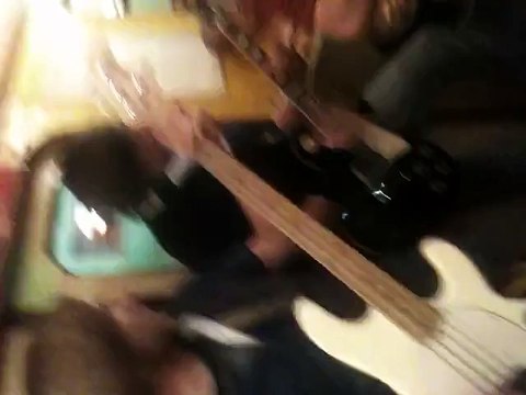 vMetro - «We No Speak Americano» (в вагоне метро, 2011) (Ангелина Motoshturman)