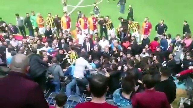 Acun'un Salon Turnuvasında Çıkan Kavga