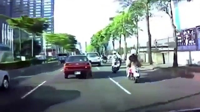 【衝撃映像】番外編！！バイクのクラッシュ特集！！海外自動車事故　衝撃クラッシュシリーズ　決定的瞬間　No 57