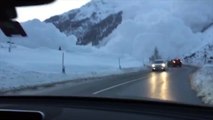Une automobiliste filme une avalanche qui ravage tout à 20m d'elle