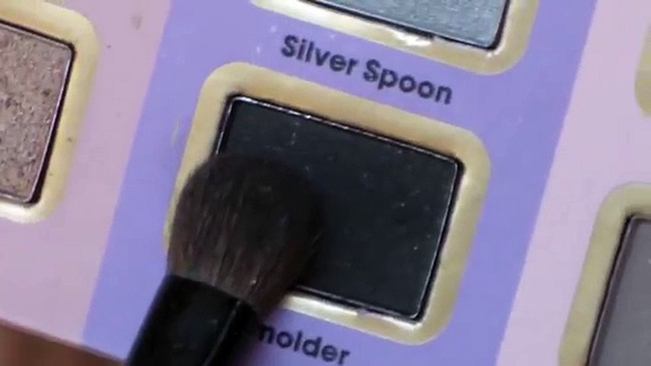 How to Apply Eyeshadow for Beginners - Simple Tutorial