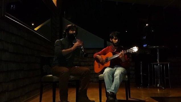 Koray AVCI Bahçada Yeşil Çınar (Akustik)