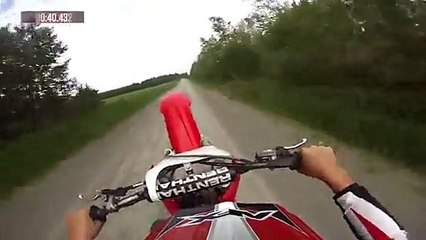 GoPro : il fait une roue arrière en motocross pendant 1min20