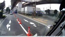 クレーン車のアーム折れ・・・車が大破　島根・松江市(14/12/06)