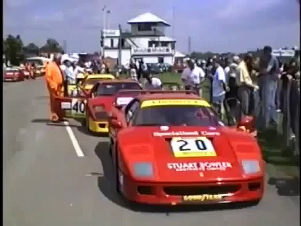 炎上！フェラーリF40クラッシュ映像 2013 (HD)