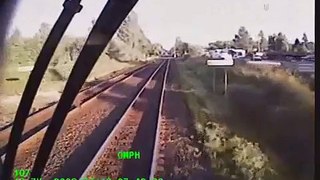Train crash 電車がショベルカーに激突