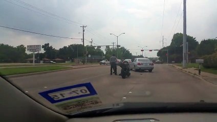 BIKER vs. MOTORIST ROAD RAGE IN TEXAS [VIDEO]