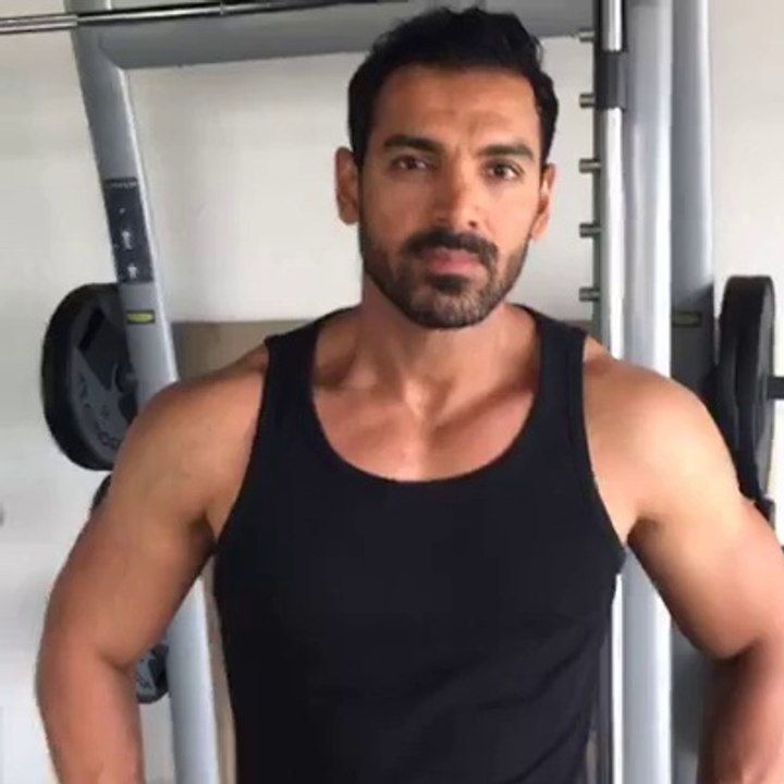 John Abraham Tips at the gym