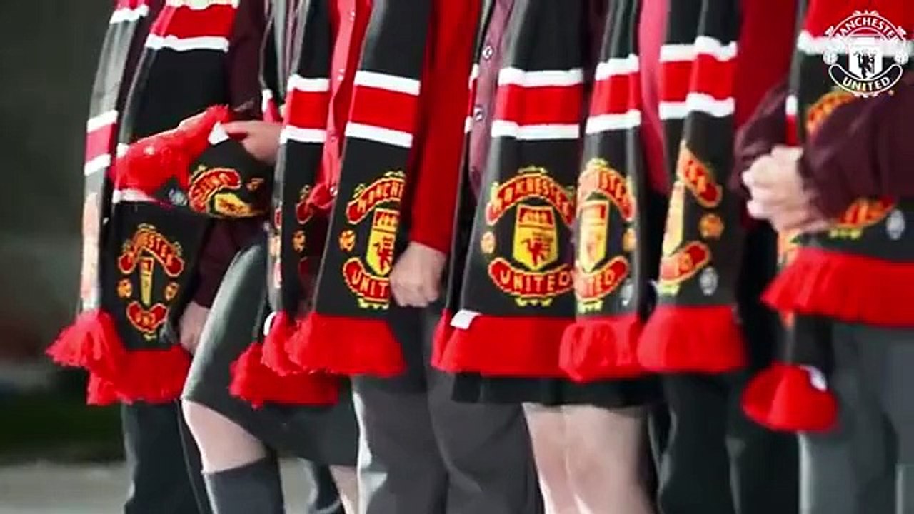 What happened to the footballs used for the Manchester United Christmas card? (Latest Sport)