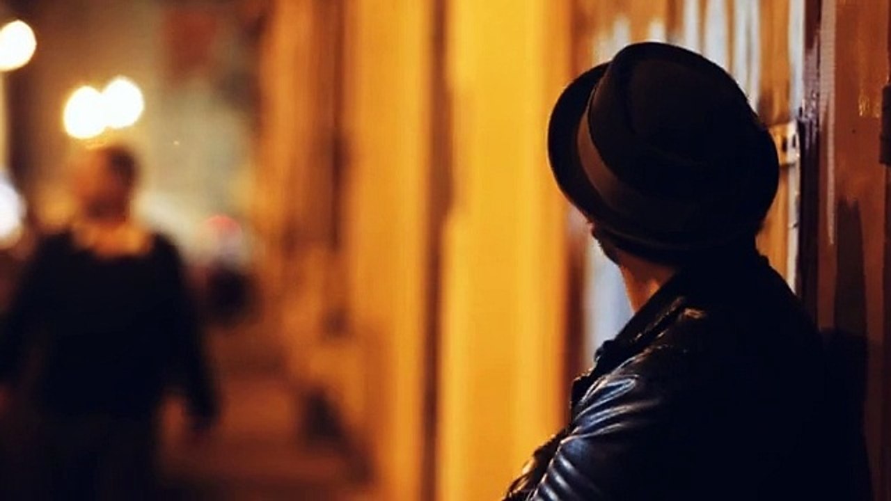 Cet artiste met une claque aux gens qui se garent des parkings pour handicapés ! Bravo !