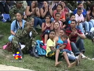 Télécharger la video: SOLDADOS RECIÉN RECLUTADOS RECIBEN VISITA FAMILIAR