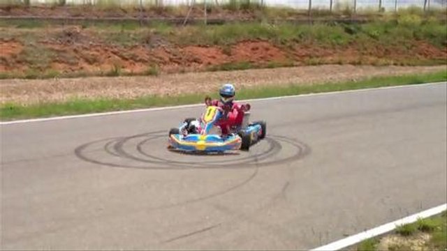 Video: Alonso haciendo ceros en cars