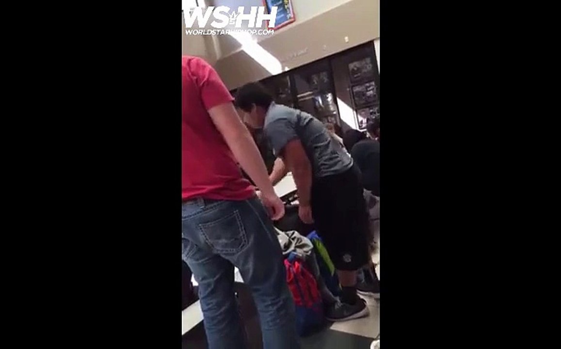 He Had Enough: Smaller Kid Destroys His Bully!