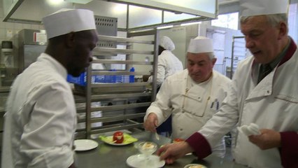 Hollande abat lundi ses dernières cartes contre le chômage