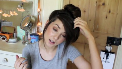 How To : Messy, Voluminous Top Knot Bun | Zoella