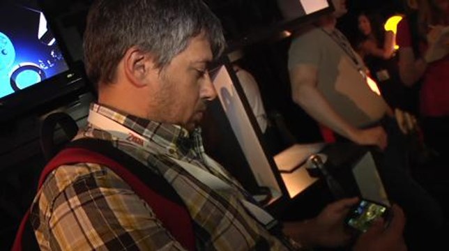 Primer contacto con la flamante PS Vita de SOny, en HobbyNews.es