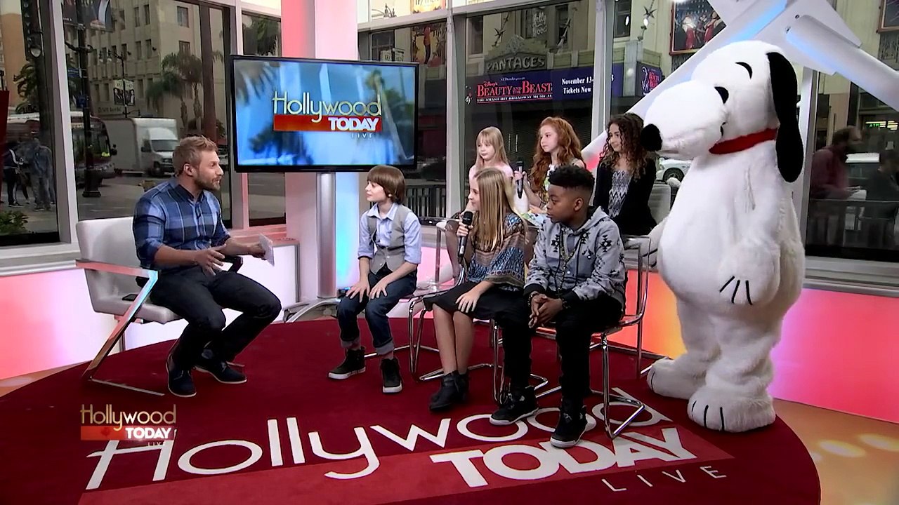 Snoopy & The Cast Of The Peanuts Movie On HTL