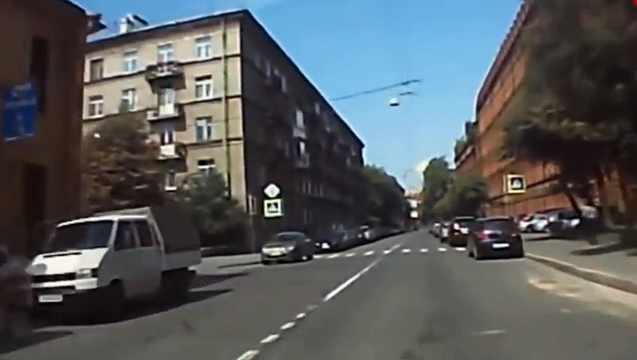 EXTREME CAR CRASH 11