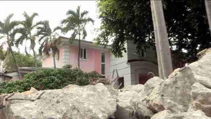 A la caza del tesoro en la antigua mansión de Pablo Escobar en Miami Beach