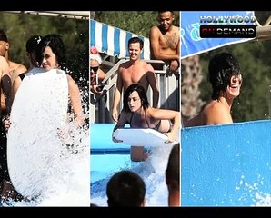 Katy Perrys Wardrobe Malfunction